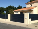 Portails Nantes : Réalisation rue la Barre à THOUARE SUR LOIRE. Clôture aluminium par-vue .